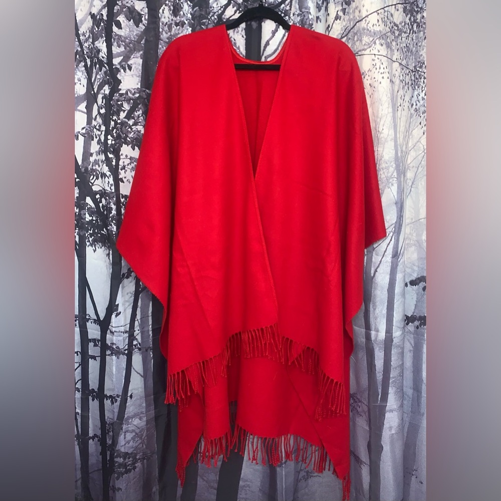 Red shawl.